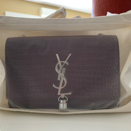 Capa para proteger bolsas em tecido. Tamanho M